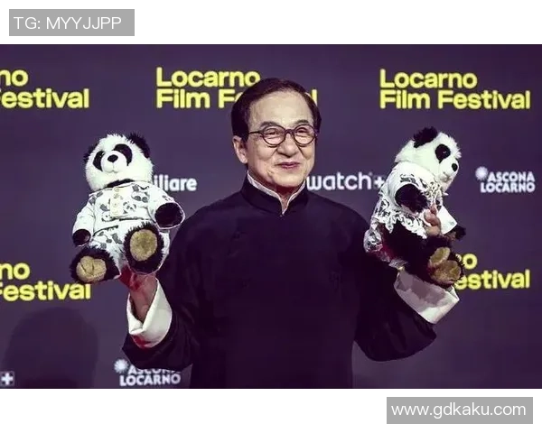 足球明星为成龙配音的精彩瞬间与幕后花絮全景展示